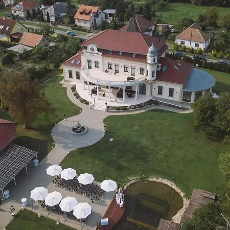 Dolce Vita**** Apartment Taplanszentkereszt
