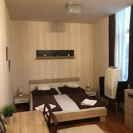 Dolce Vita**** * Taplanszentkereszt